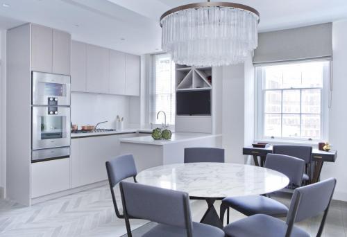 Chelsea Kitchen Dining Area