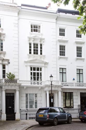 Knightsbridge facade exterior