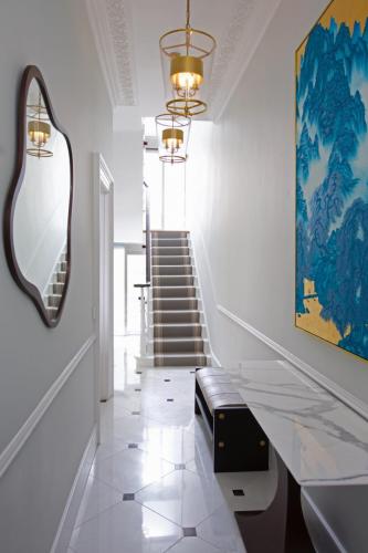 Knightsbridge entrance marble artwork