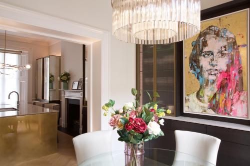 Knightsbridge kitchen marble dining room