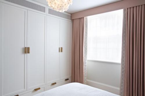 Knightsbridge guest bedroom pink curtains