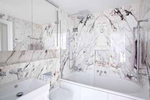 Knightsbridge marble bathroom